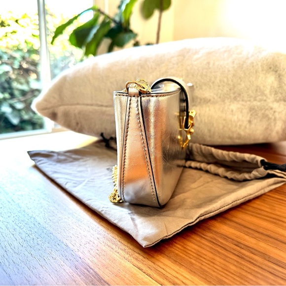 Alexis Bittar Convertible Crossbody Handbag - Silver w/ Gold Hardware - Like New - Picture 8 of 13